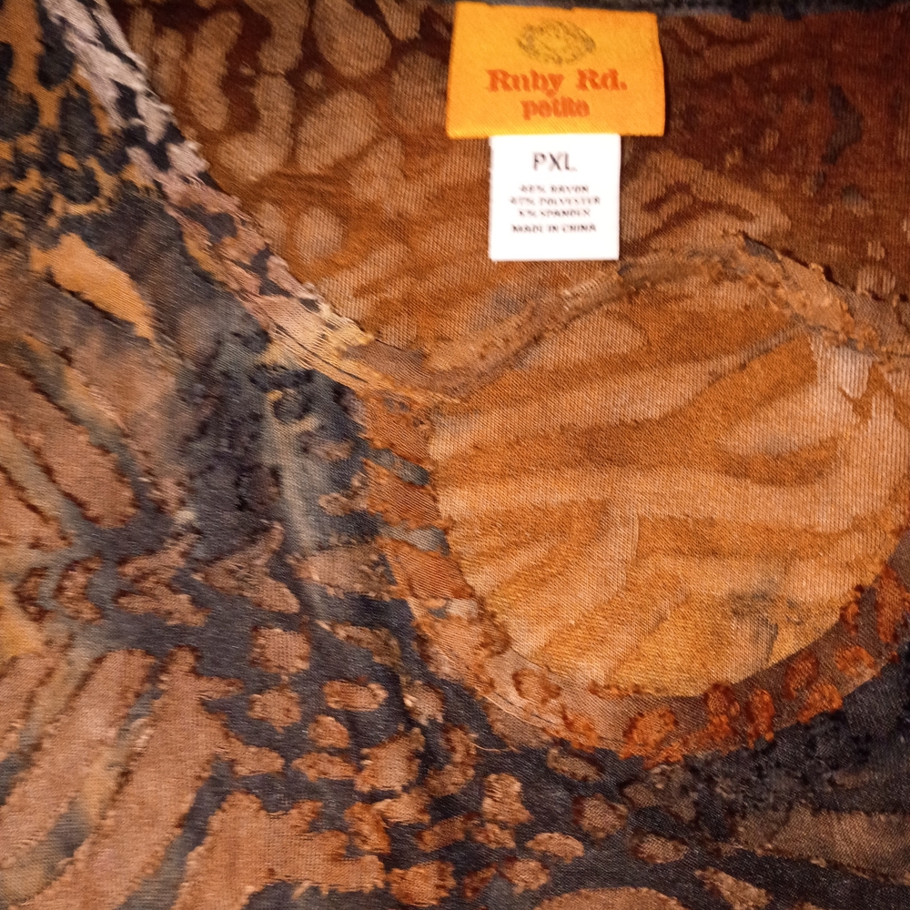 🦋Ruby Rd. Brown and Blue Patterned Blouse - Picture 4 of 5